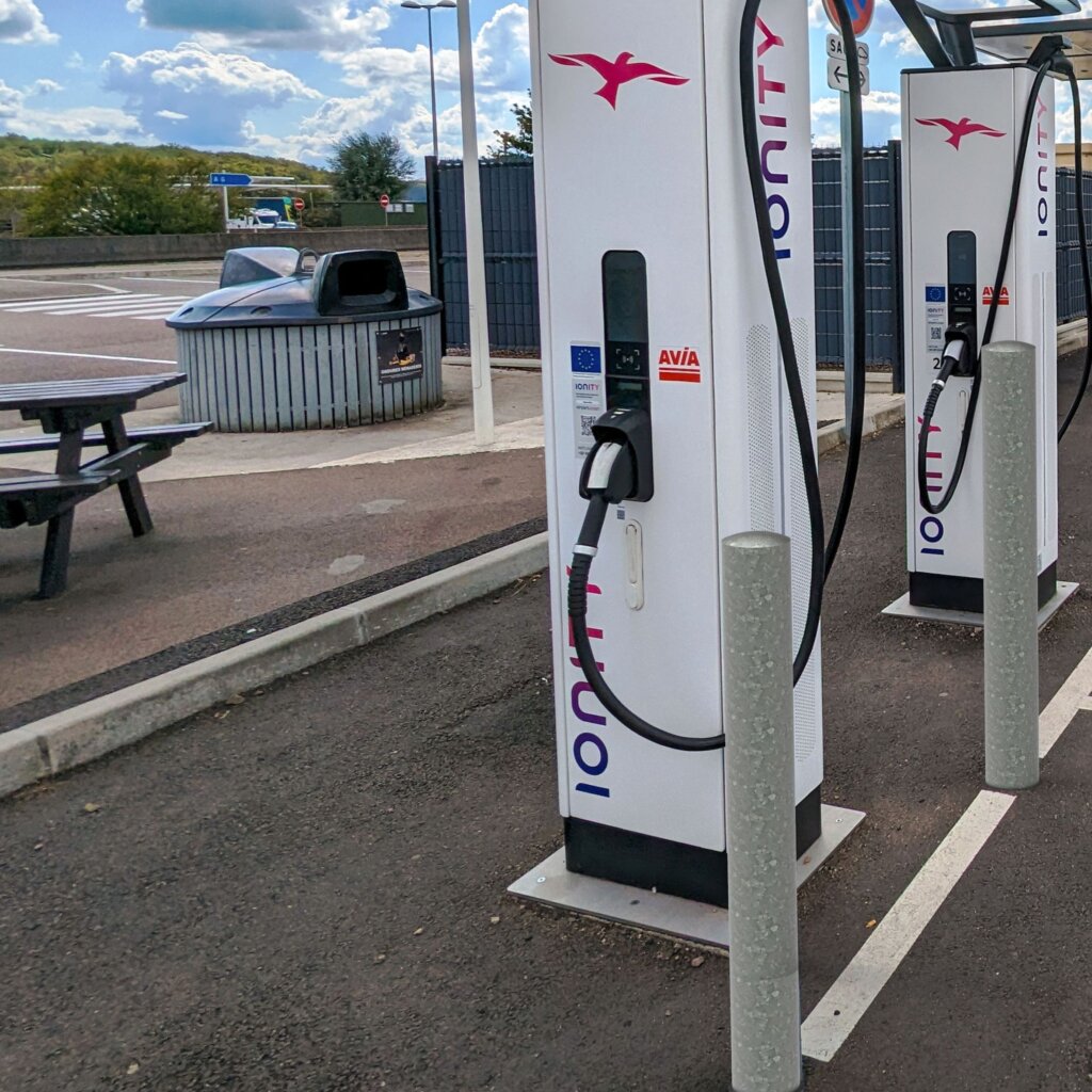 Rammschutzpfosten Stromtankstelle feuerverzinkt
